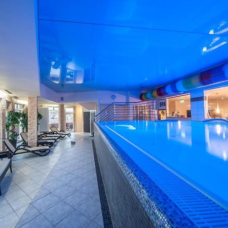 Skyhotelgwarna Legnica Exterior foto