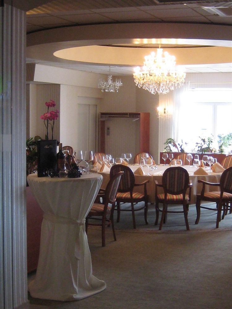 Skyhotelgwarna Legnica Exterior foto